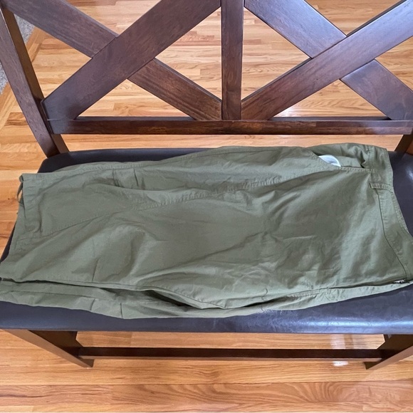 Ellos Women's Plus Size Stretch Cargo Capris size 32 3X casual army green  NWOT - Picture 10 of 16